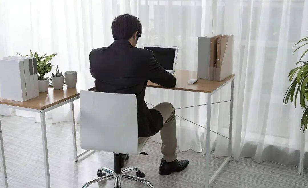 某重要岗位离职人员李某<strong></p>
<p>央视报道的五种虚拟币</strong>,主动投靠境外间谍机关